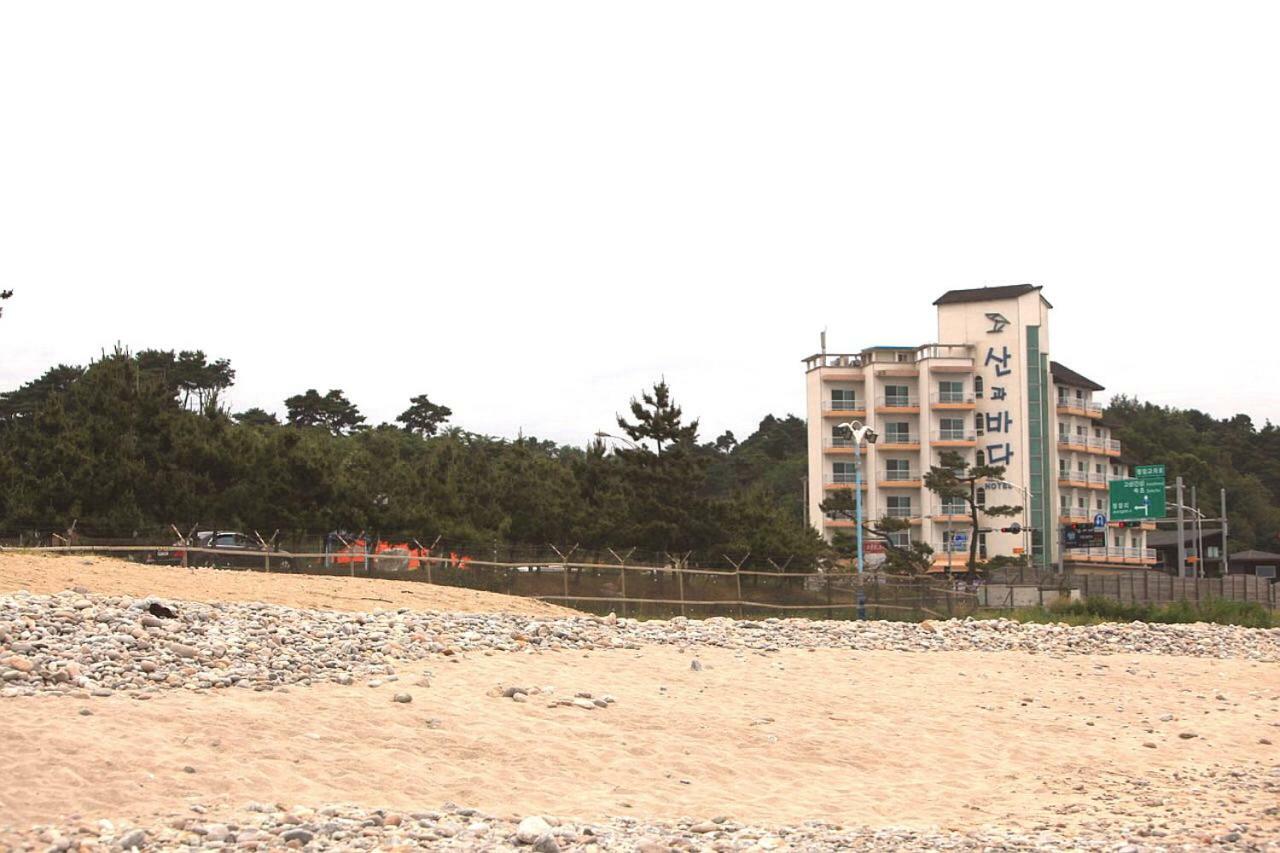 Benikea Hotel Mountain & Ocean Yangyang Buitenkant foto